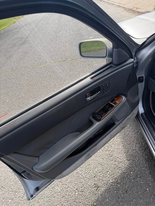 1994 Lexus LS 1st Gen - Image 6 of 8