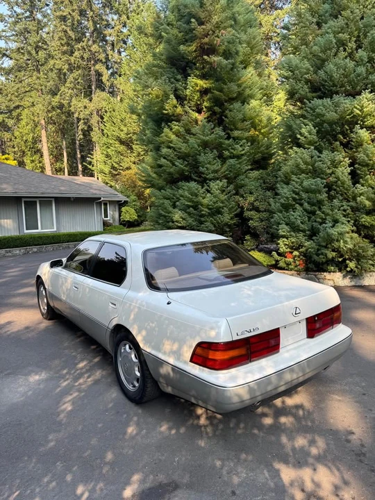 1994 Lexus LS 1st Gen - Image 12 of 18