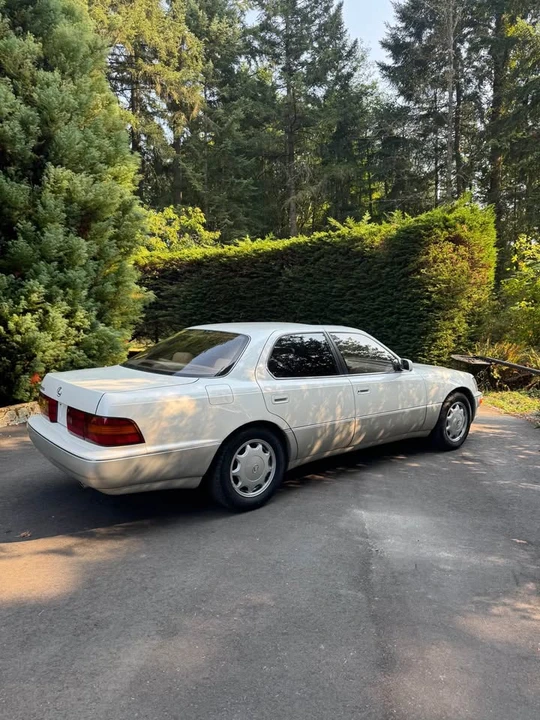 1994 Lexus LS 1st Gen - Image 14 of 18