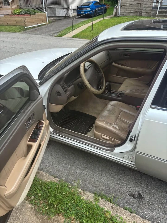1994 Lexus LS 1st Gen - Image 8 of 10