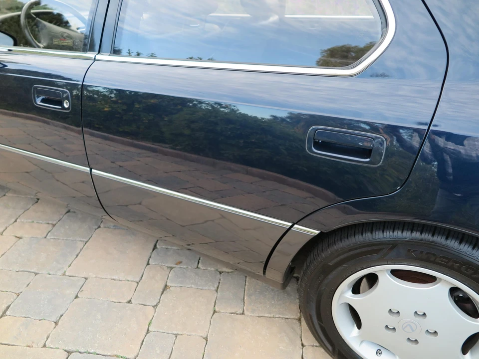1994 Lexus LS 1st Gen - Image 24 of 31