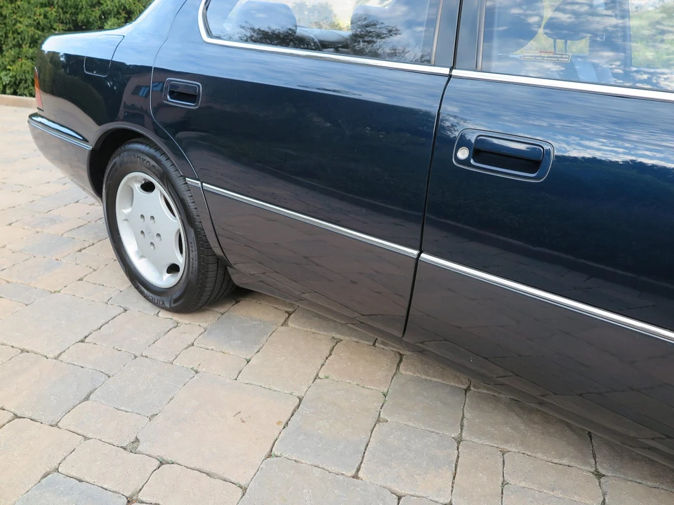 1994 Lexus LS 1st Gen - Image 23 of 31