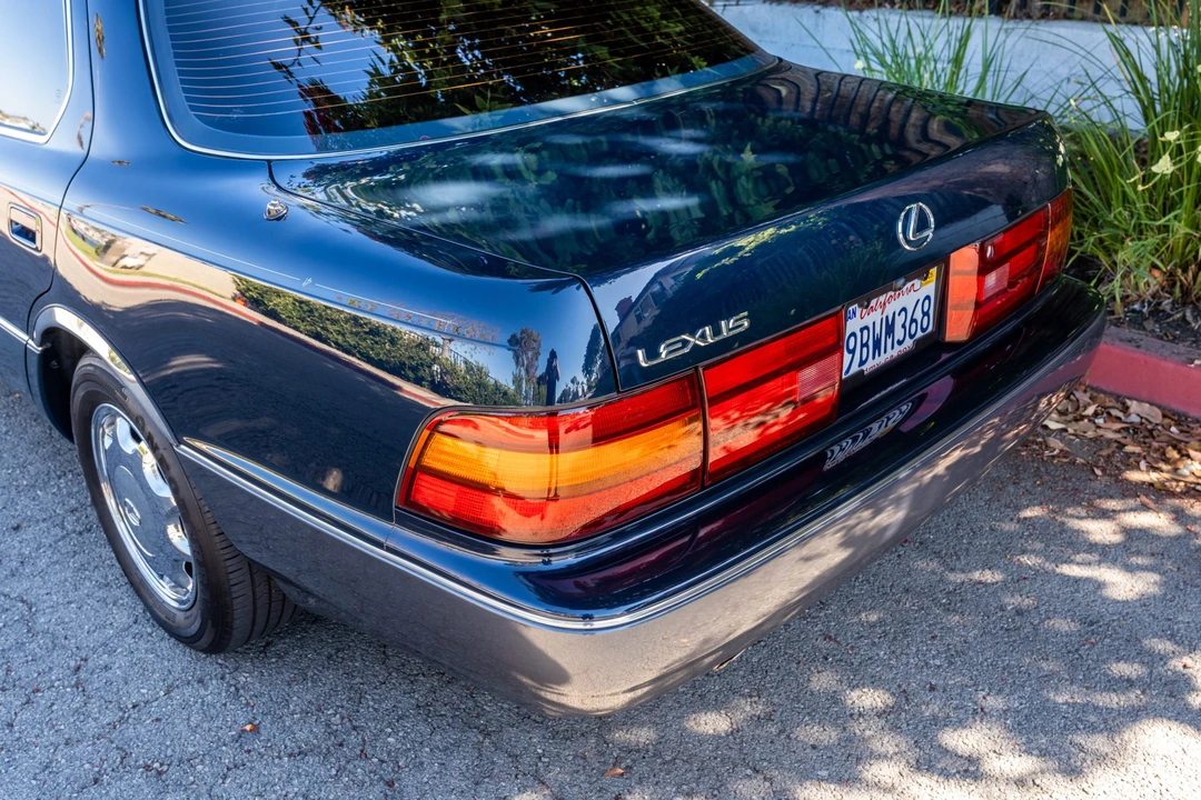 1994 Lexus LS 1st Gen - Image 17 of 31