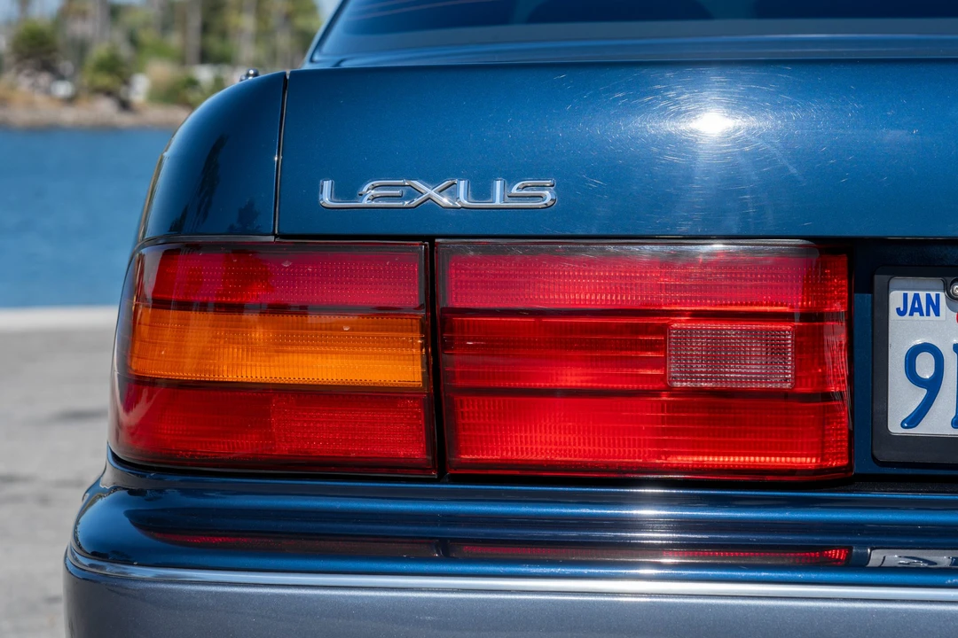 1994 Lexus LS 1st Gen - Image 18 of 31