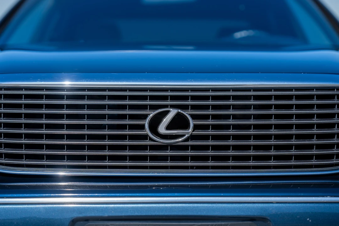 1994 Lexus LS 1st Gen - Image 13 of 31
