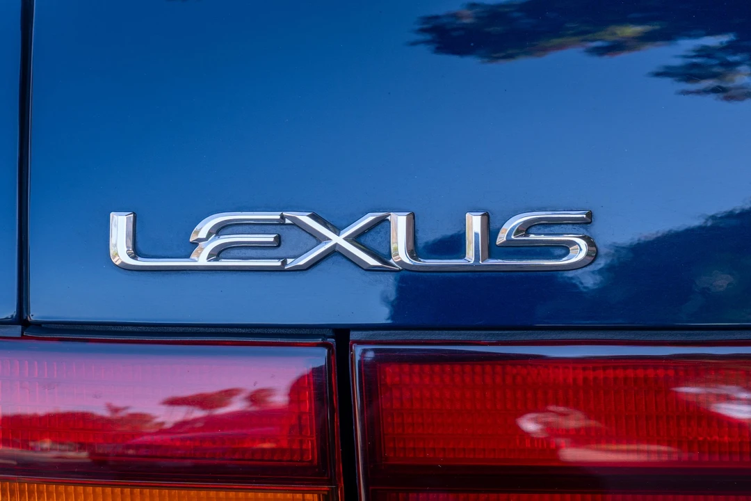 1994 Lexus LS 1st Gen - Image 23 of 31