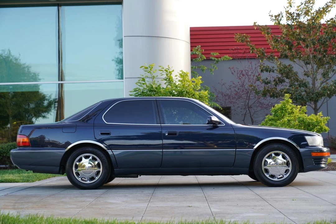 1994 Lexus LS 1st Gen - Image 11 of 31