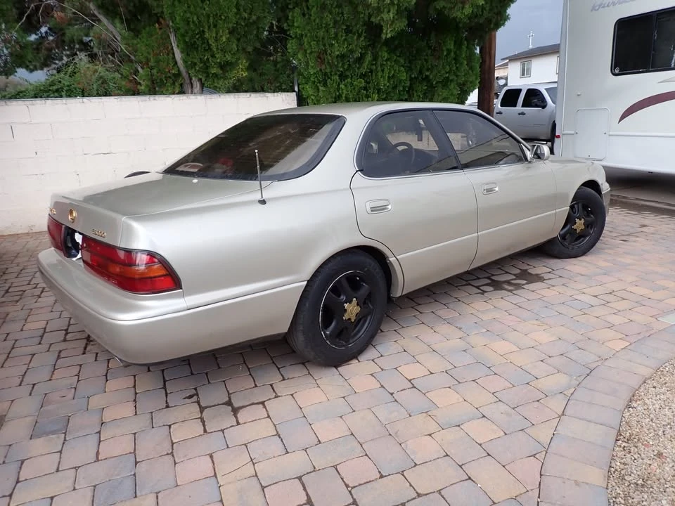 1994 Lexus ES 2nd Gen - Image 4 of 11