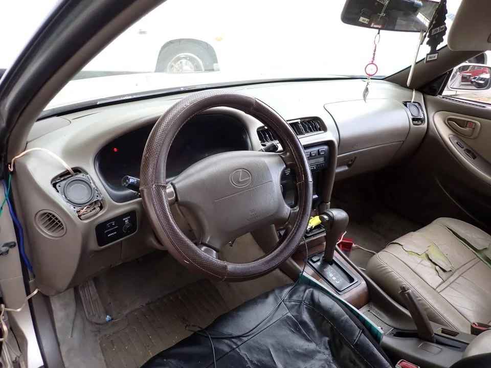 1994 Lexus ES 2nd Gen - Image 6 of 11