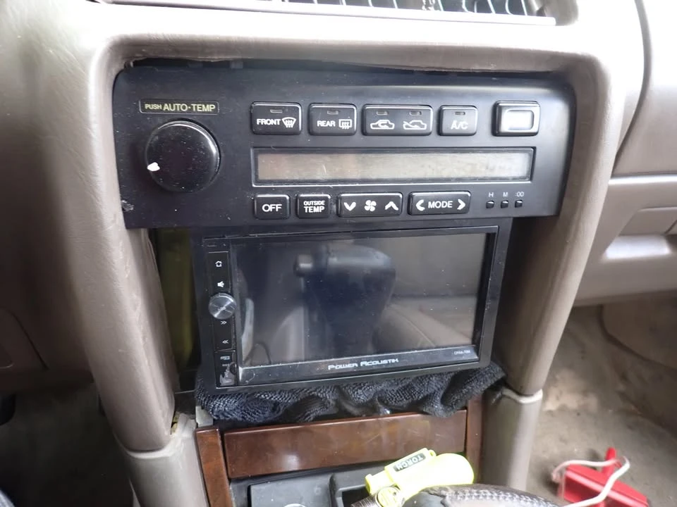 1994 Lexus ES 2nd Gen - Image 9 of 11