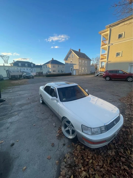 1994 Lexus LS 1st Gen - Image 2 of 7