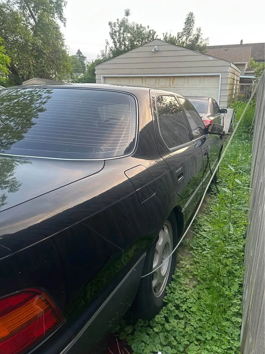 1994 Lexus LS 1st Gen - Image 2 of 10