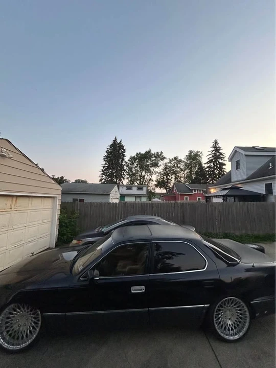 1994 Lexus LS 1st Gen - Image 8 of 10