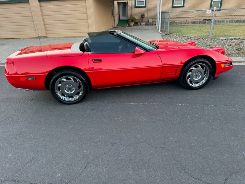 1994 Chevrolet Corvette C4 - Image 17 of 23