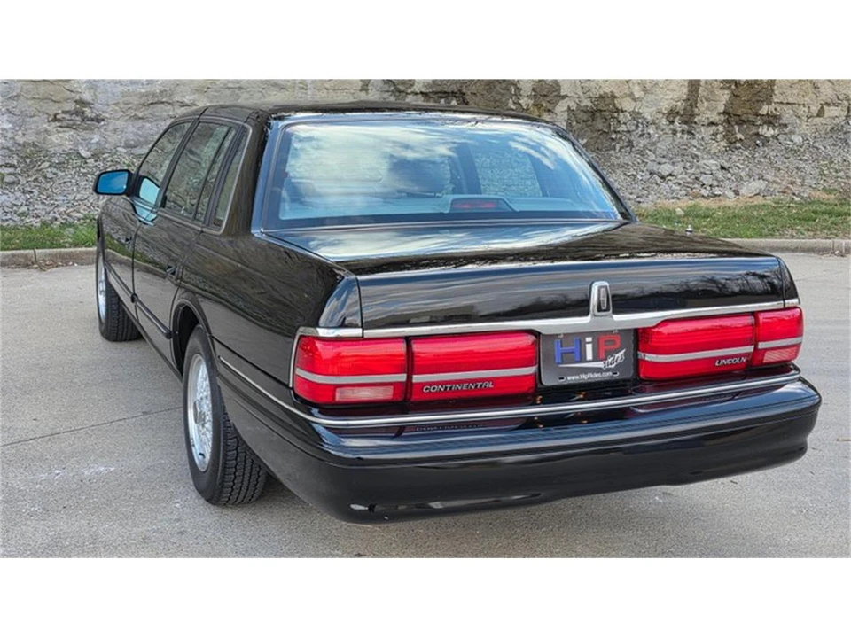 1994 Lincoln Continental 8th Gen - Image 5 of 31