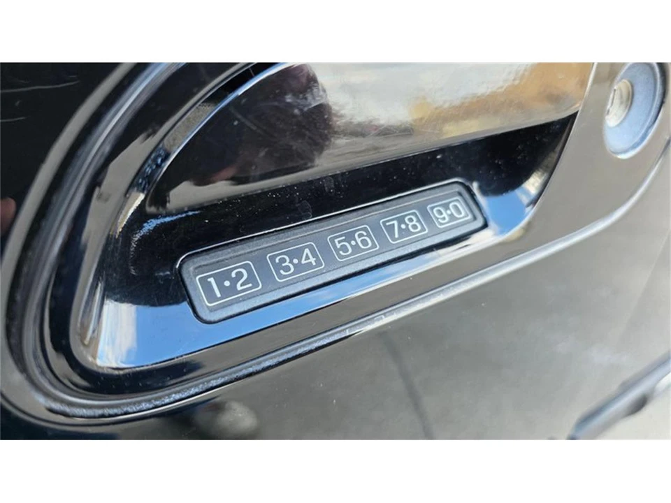1994 Lincoln Continental 8th Gen - Image 25 of 31