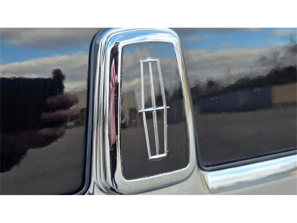 1994 Lincoln Continental 8th Gen - Image 22 of 31