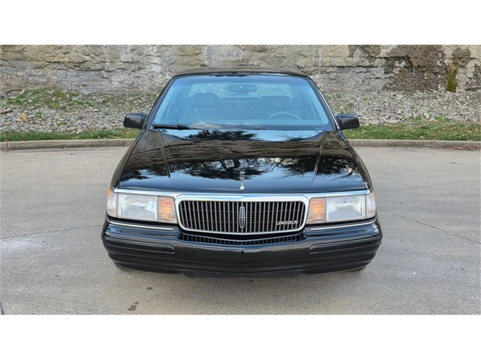 1994 Lincoln Continental 8th Gen - Image 14 of 31