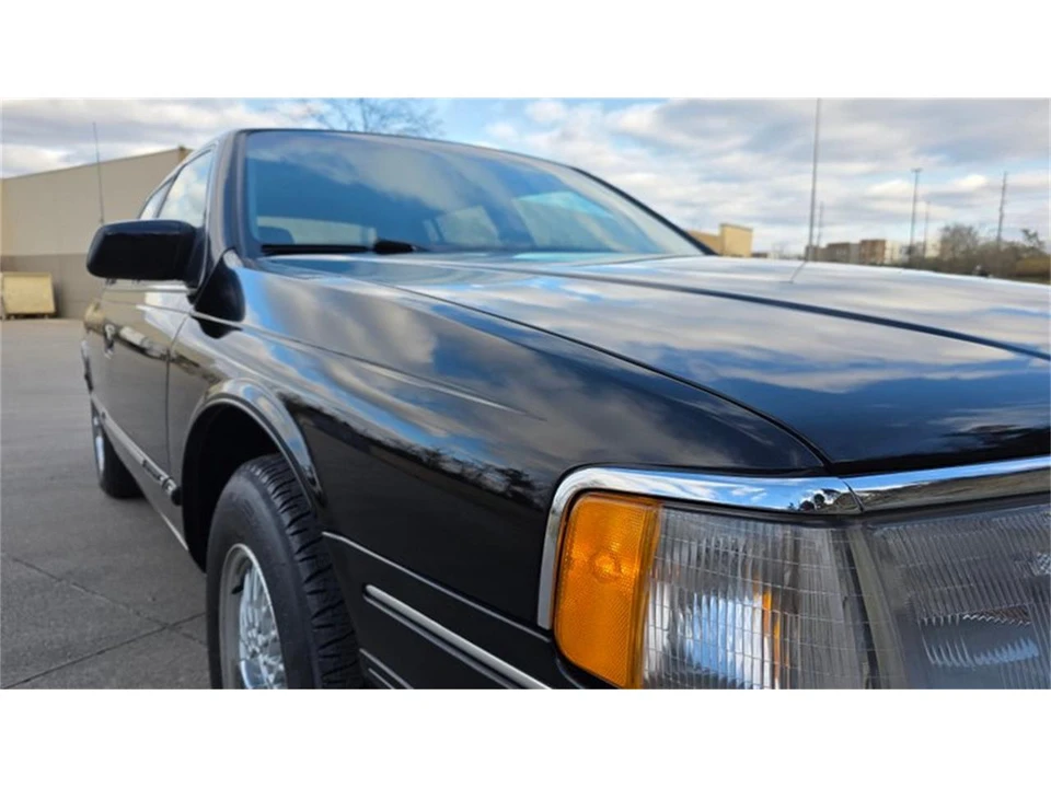 1994 Lincoln Continental 8th Gen - Image 23 of 31