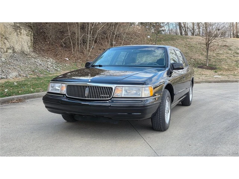 1994 Lincoln Continental 8th Gen - Image 15 of 31