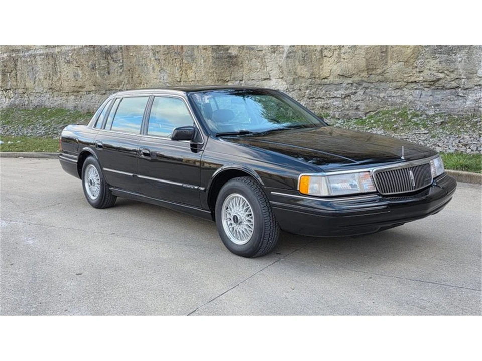 1994 Lincoln Continental 8th Gen - Image 12 of 31