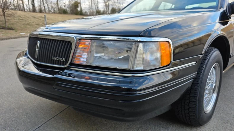 1994 Lincoln Continental 8th Gen - Image 17 of 31