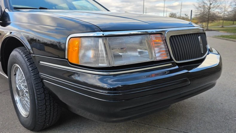 1994 Lincoln Continental 8th Gen - Image 19 of 31