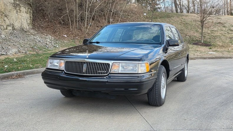 1994 Lincoln Continental 8th Gen - Image 15 of 31