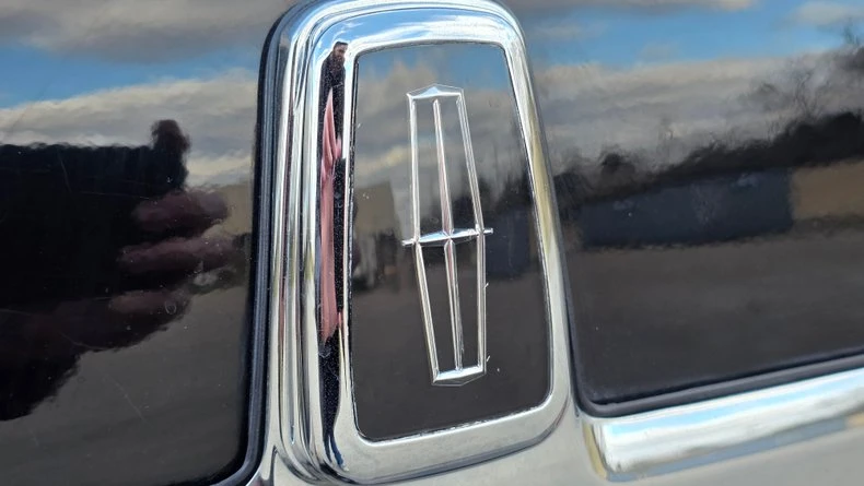 1994 Lincoln Continental 8th Gen - Image 22 of 31