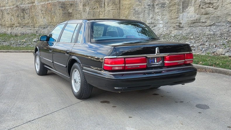 1994 Lincoln Continental 8th Gen - Image 4 of 31