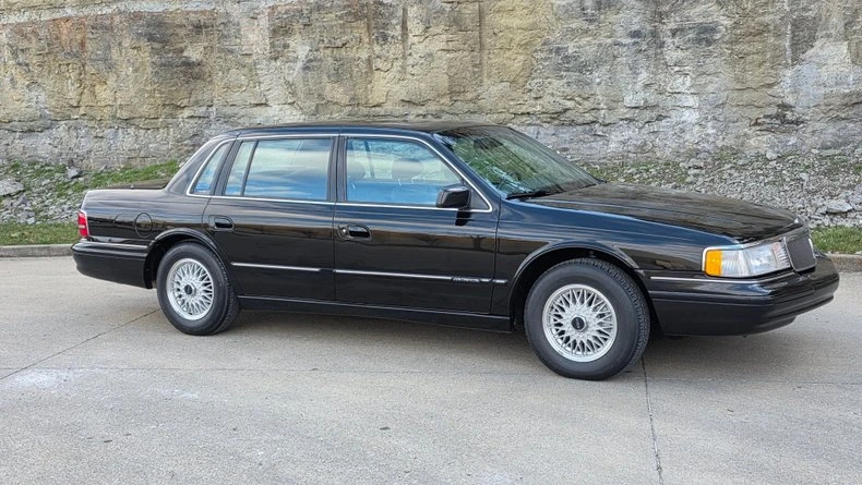 1994 Lincoln Continental 8th Gen - Image 11 of 31