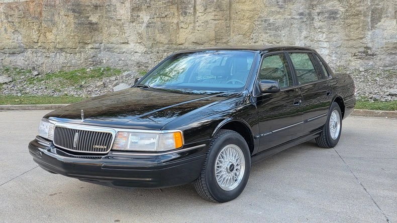 1994 Lincoln Continental 8th Gen - Image 16 of 31