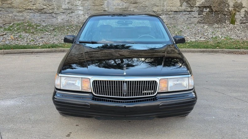 1994 Lincoln Continental 8th Gen - Image 14 of 31