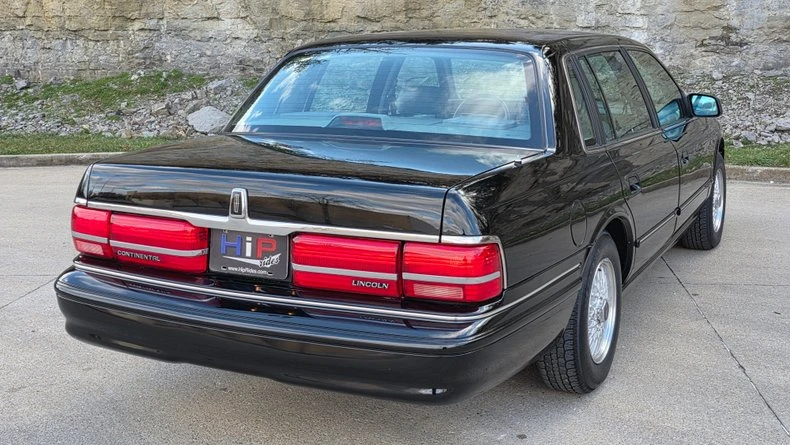 1994 Lincoln Continental 8th Gen - Image 7 of 31