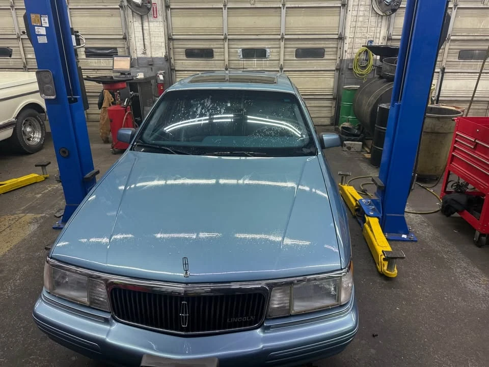 1994 Lincoln Continental 8th Gen - Image 6 of 8