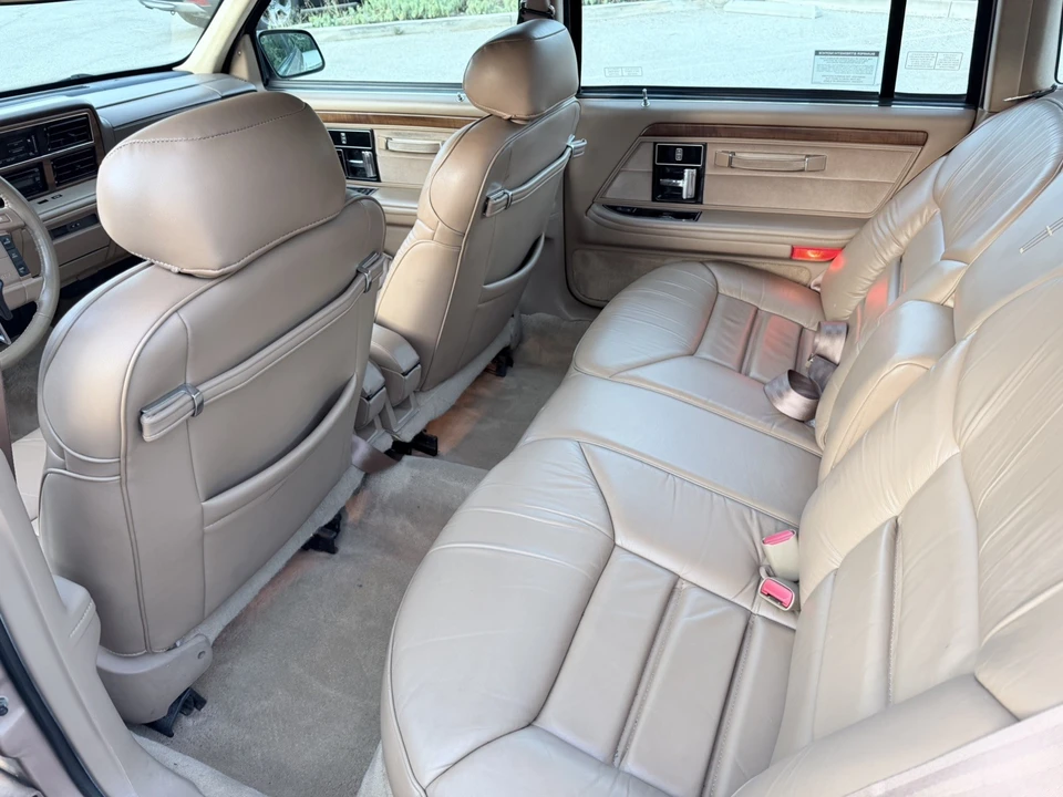 1994 Lincoln Continental 8th Gen - Image 15 of 31