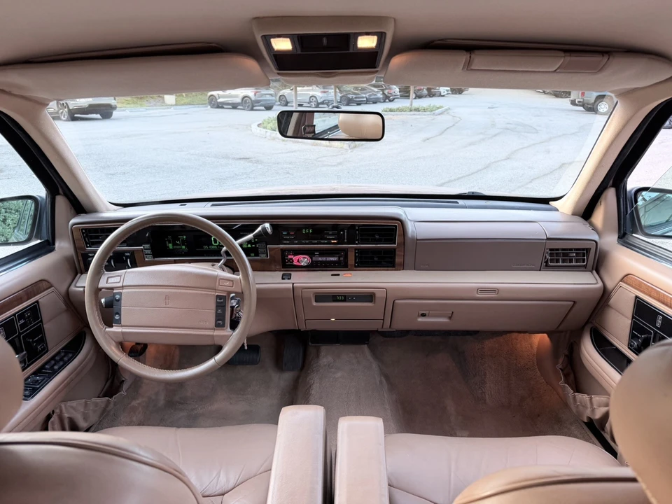 1994 Lincoln Continental 8th Gen - Image 24 of 31