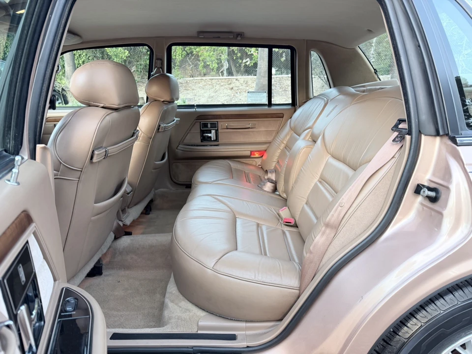1994 Lincoln Continental 8th Gen - Image 14 of 31