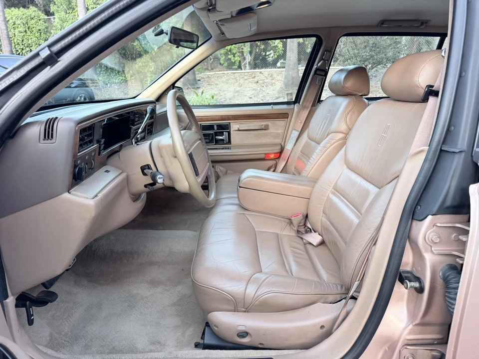 1994 Lincoln Continental 8th Gen - Image 12 of 31