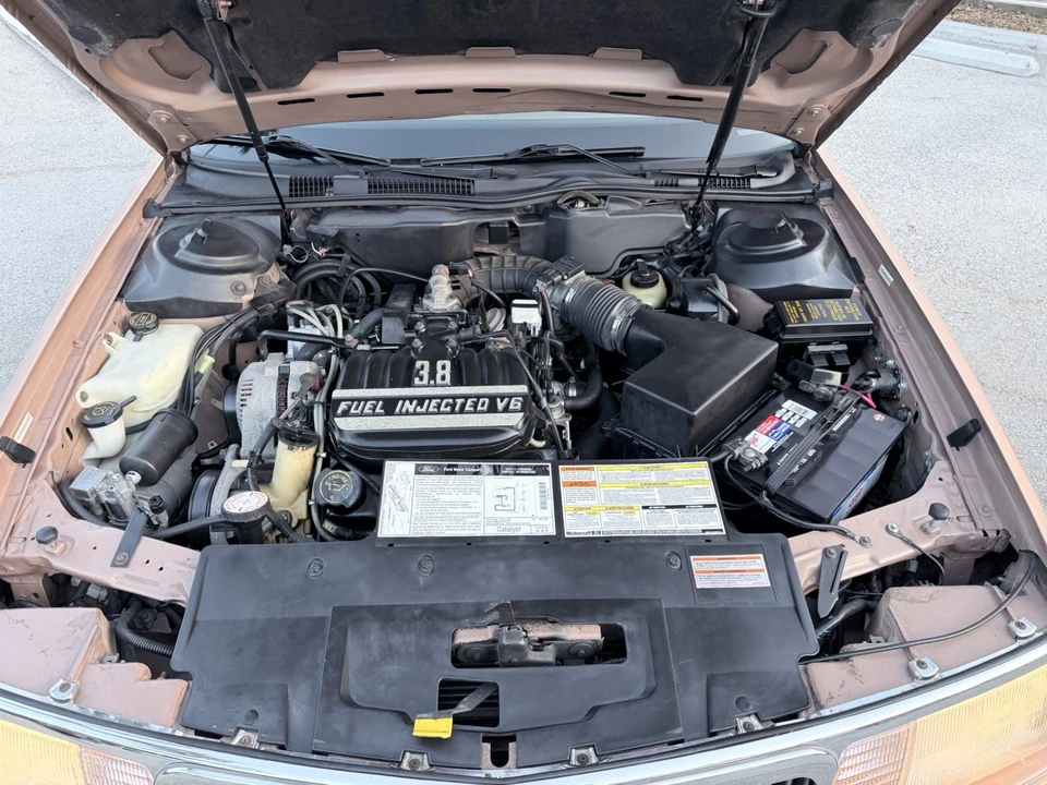 1994 Lincoln Continental 8th Gen - Image 25 of 31