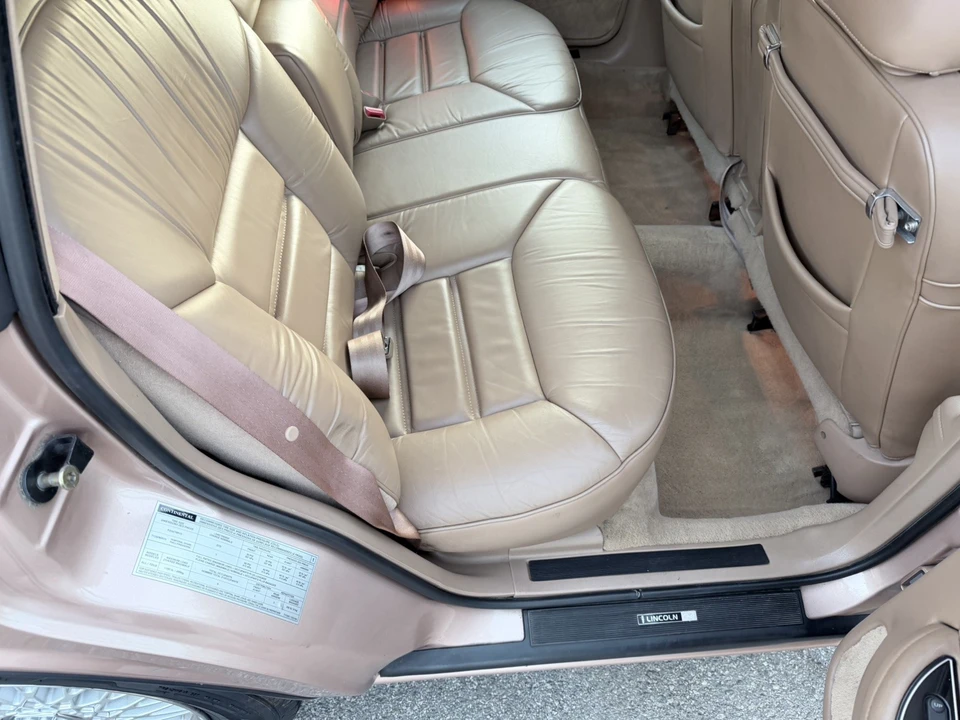 1994 Lincoln Continental 8th Gen - Image 21 of 31