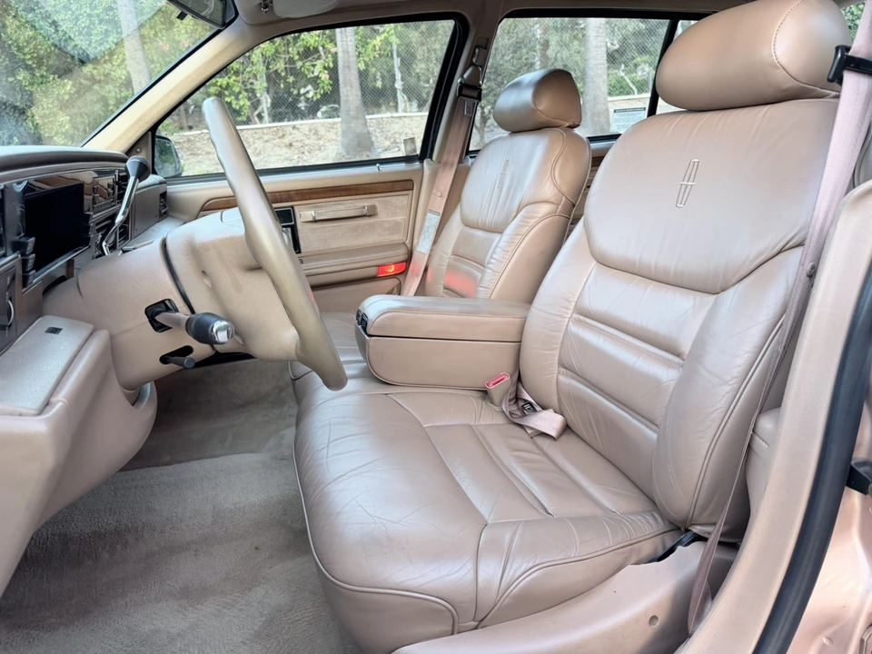 1994 Lincoln Continental 8th Gen - Image 8 of 31