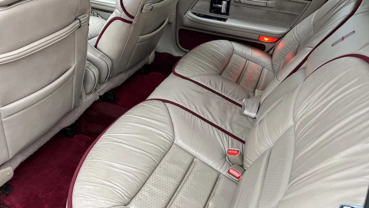 1994 Lincoln Continental 8th Gen - Image 5 of 9
