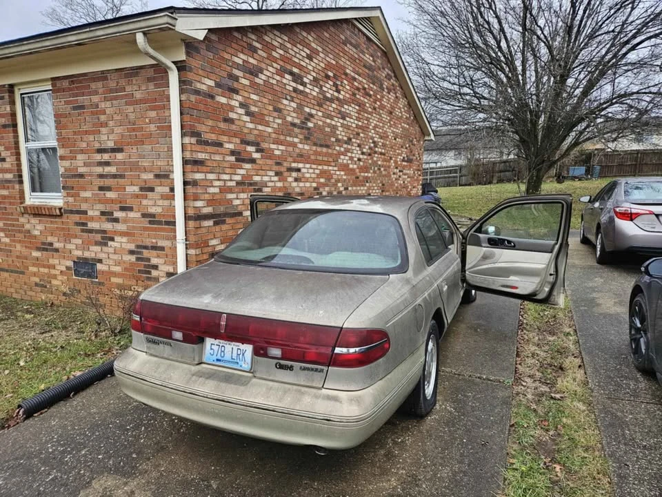 1994 Lincoln Continental 8th Gen - Image 2 of 7