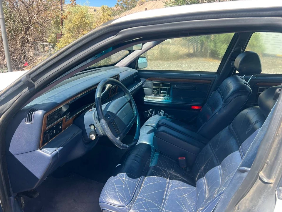 1994 Lincoln Continental 8th Gen - Image 4 of 9