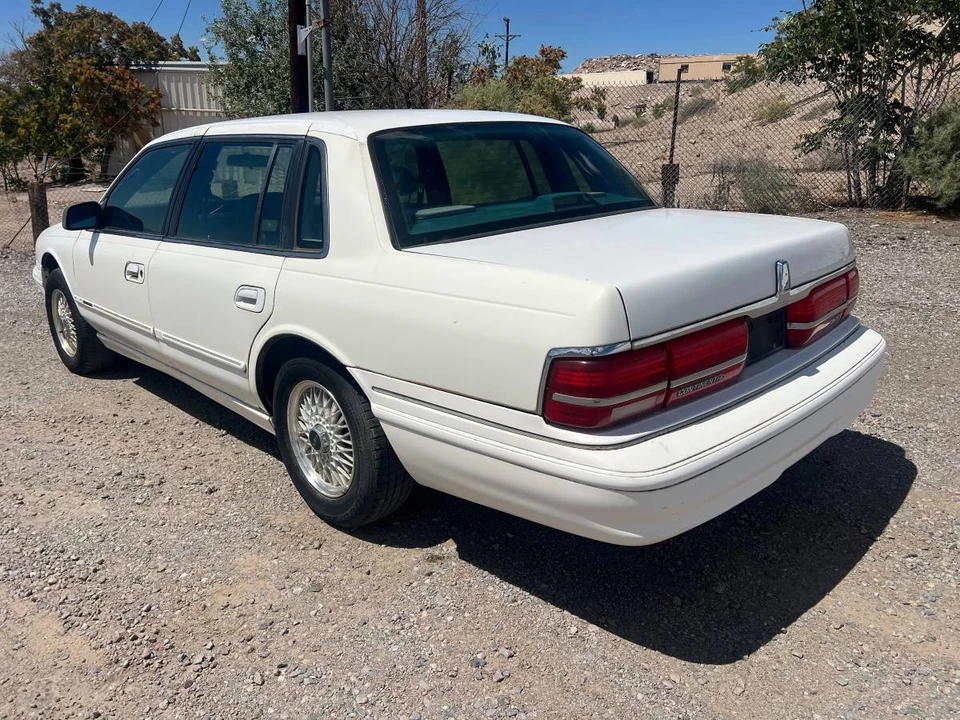 1994 Lincoln Continental 8th Gen - Image 2 of 9