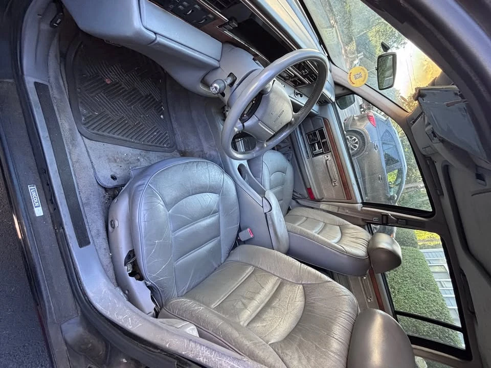 1994 Lincoln Continental 8th Gen - Image 8 of 10