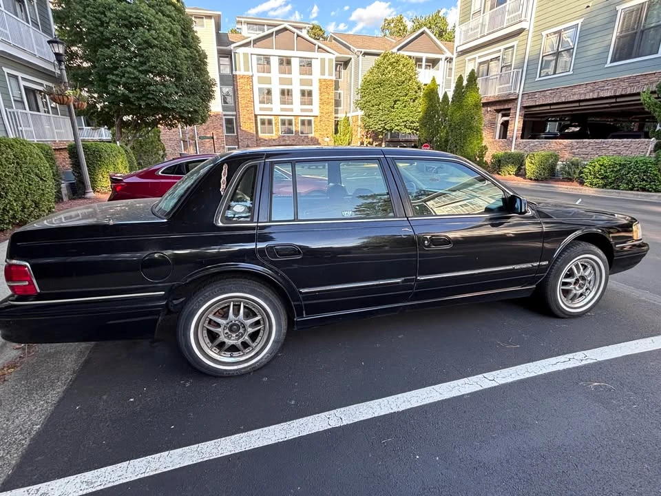 1994 Lincoln Continental 8th Gen - Image 2 of 10