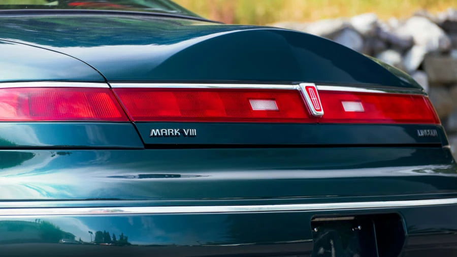 1994 Lincoln Continental Mark VIII - Image 10 of 27