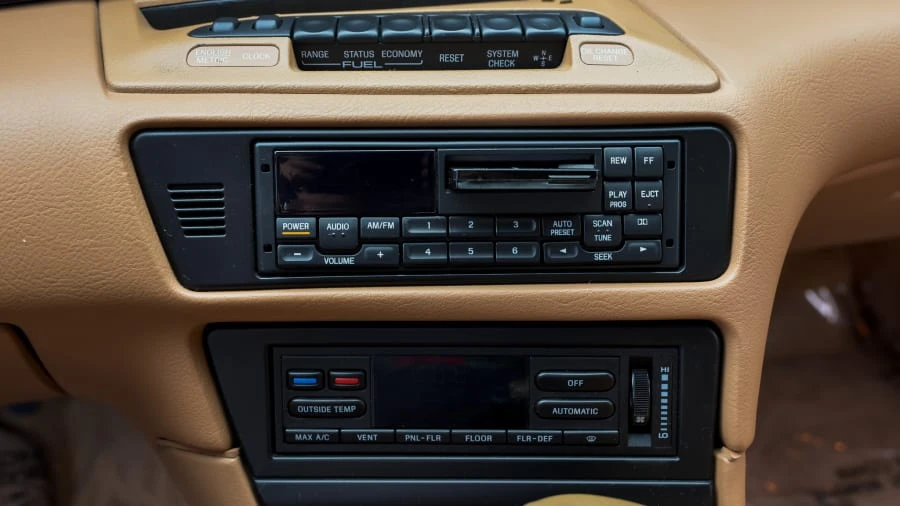 1994 Lincoln Continental Mark VIII - Image 16 of 27